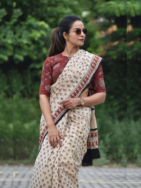 Abstract Print Mulmul Cotton Party Wear Saree Saree