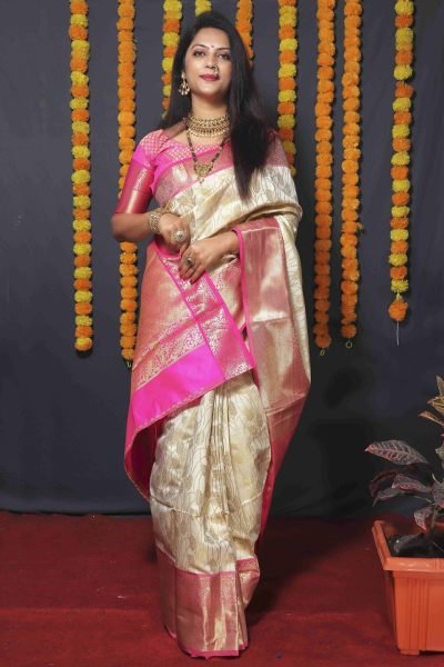 Elegant Kanjivaram Silk Saree with Rich Pallu with Unstitched Blouse Piece Kanjivaram Sarees