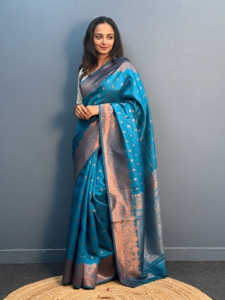 Elegant Patola Print Jacquard Woven Cotton Silk Saree with Zari Butta Work Saree