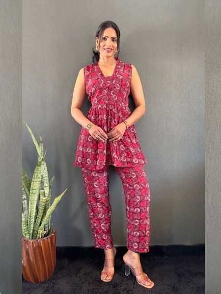 Elegant Printed V Neck Co Ord Set for Office   Casual Wear Co-Ords