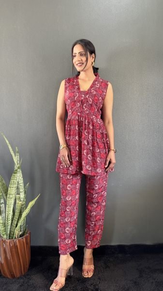 Elegant Printed V Neck Co Ord Set for Office   Casual Wear Co-Ords