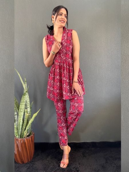 Elegant Printed V Neck Co Ord Set for Office   Casual Wear Co-Ords