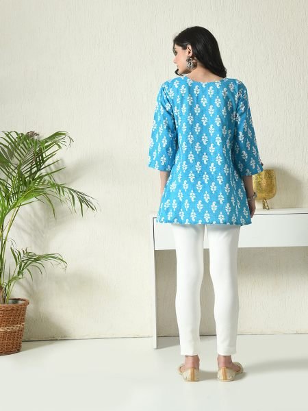 Sky Floral Printed Cotton Blend Top with Keyhole Neck Kurtis & Tunics