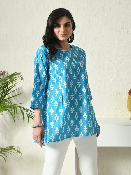 Sky Floral Printed Cotton Blend Top with Keyhole Neck Kurtis & Tunics