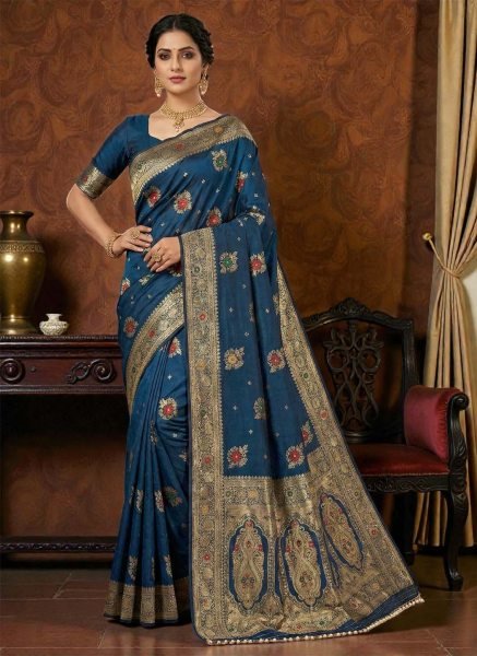 Traditional Dola Silk Saree with Woven Paisley Pallu and Hand Strung Bead Tassels Silk Sarees