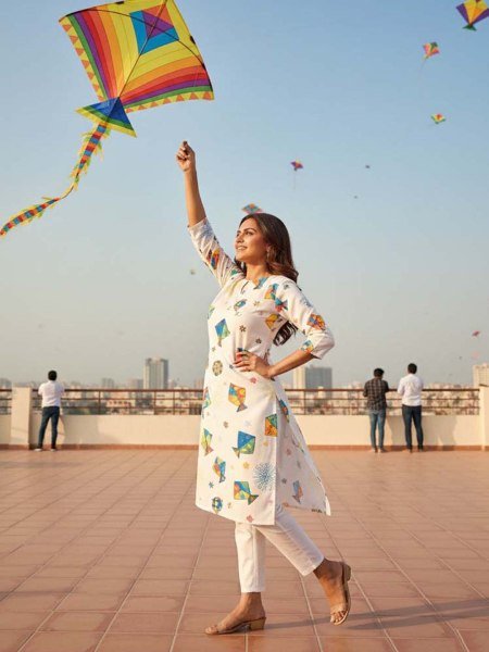 Women   s White Cotton Blend Kite Print Kurti for Makar Sankranti Tunics Kurtis